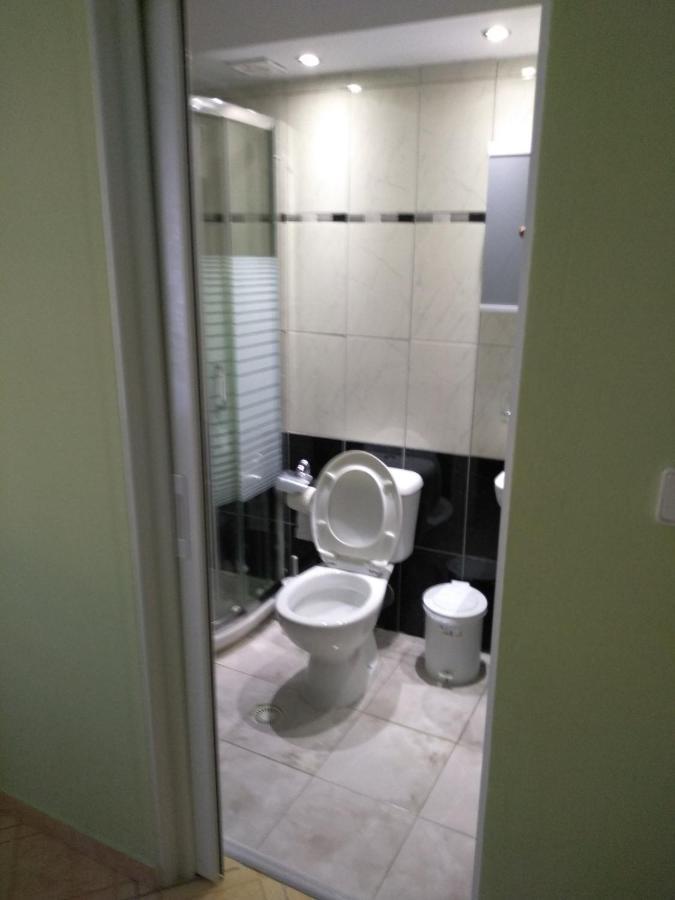 Janis Castle Apartment Himare Esterno foto