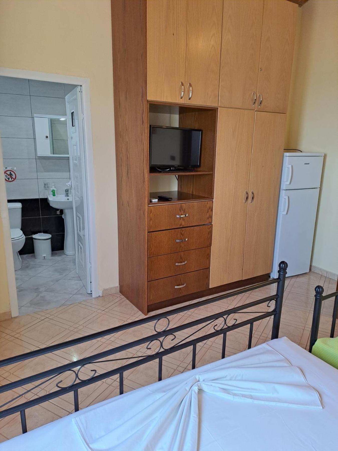 Janis Castle Apartment Himare Esterno foto