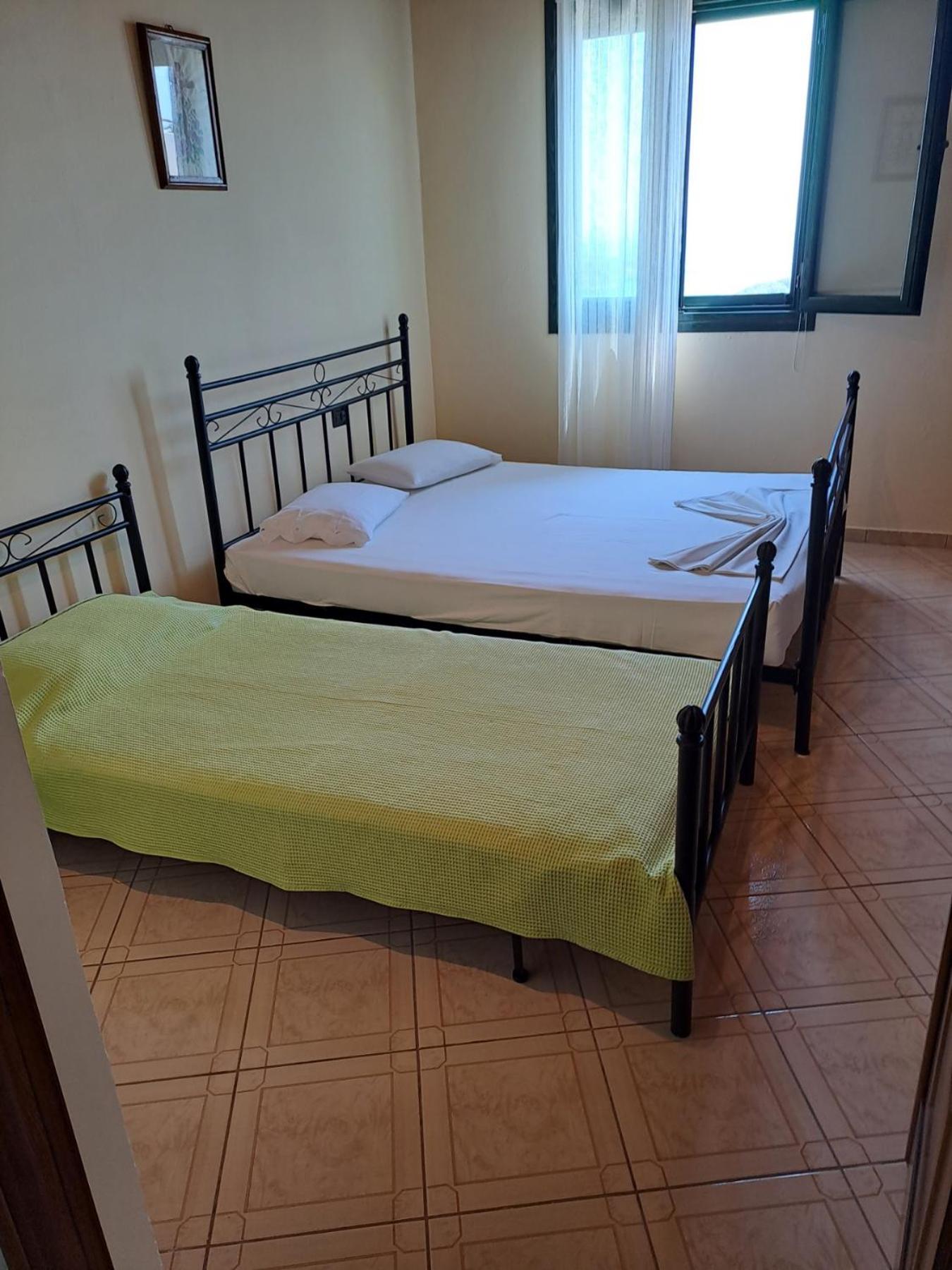 Janis Castle Apartment Himare Esterno foto