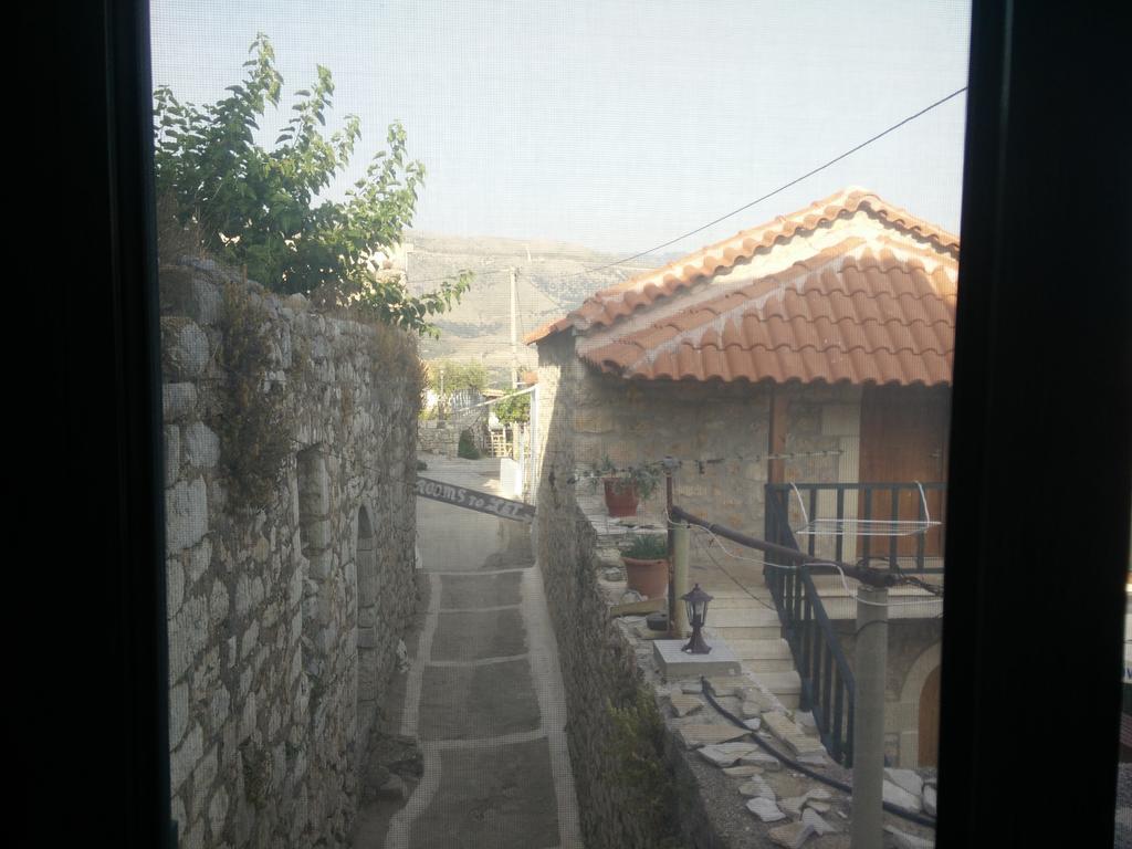 Janis Castle Apartment Himare Esterno foto