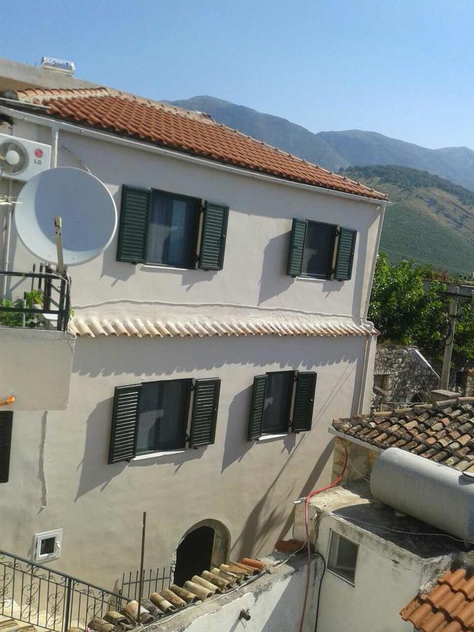 Janis Castle Apartment Himare Esterno foto